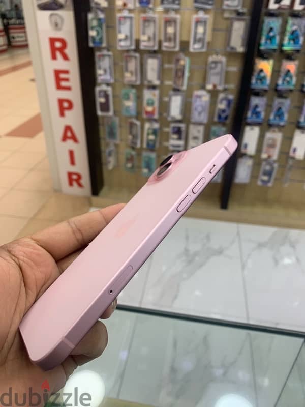 iPhone 15 plus pink 2