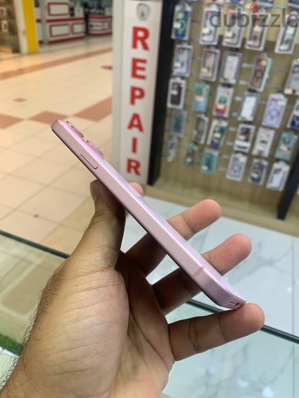 iPhone 15 plus pink 3