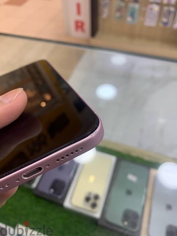 iPhone 15 plus pink 4