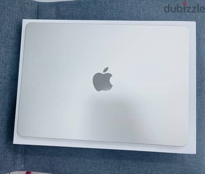 Used MacBook Air M3 13inch 16GB 256GB