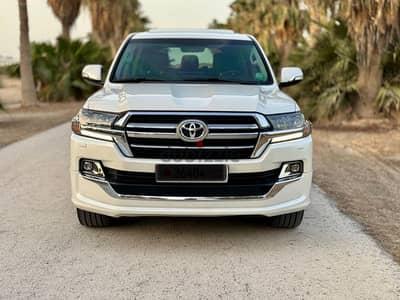 Toyota Land Cruiser 2019 grand Touring v8