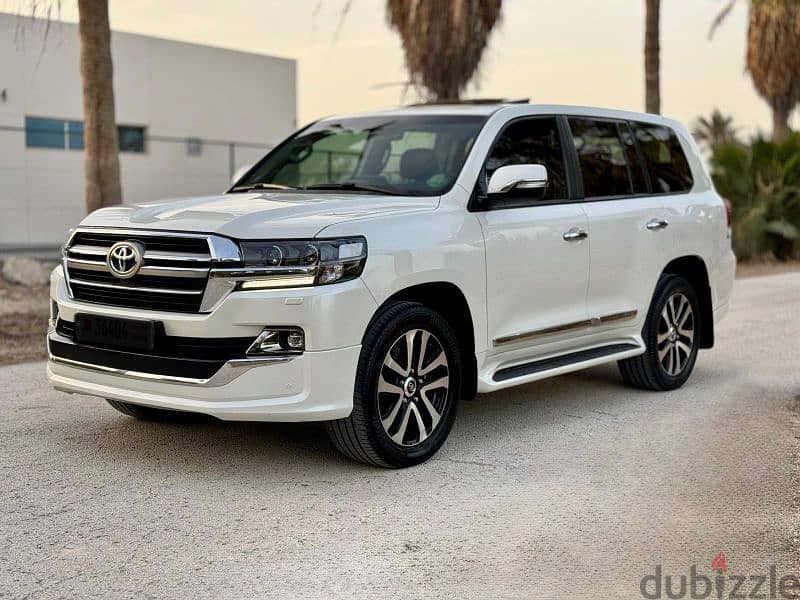 Toyota Land Cruiser 2019 grand Touring v8 1