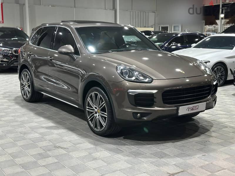 Porsche Cayenne 2016 1