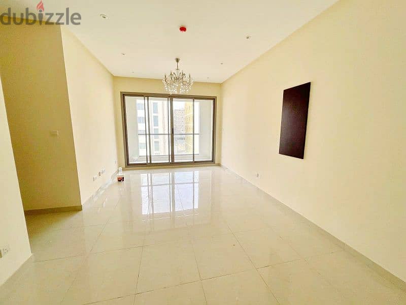 Spacious 2 BHK with  Balcony nd AC 2