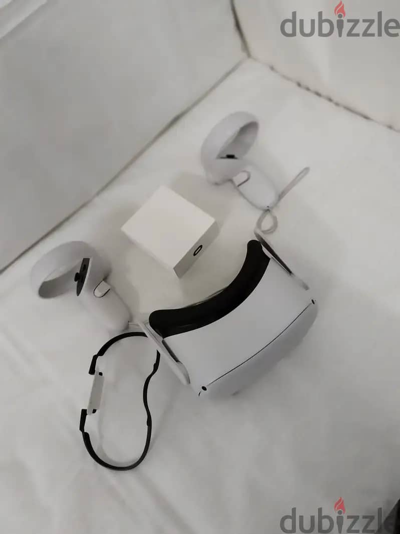 oculus quest 2 for sale very clean 2