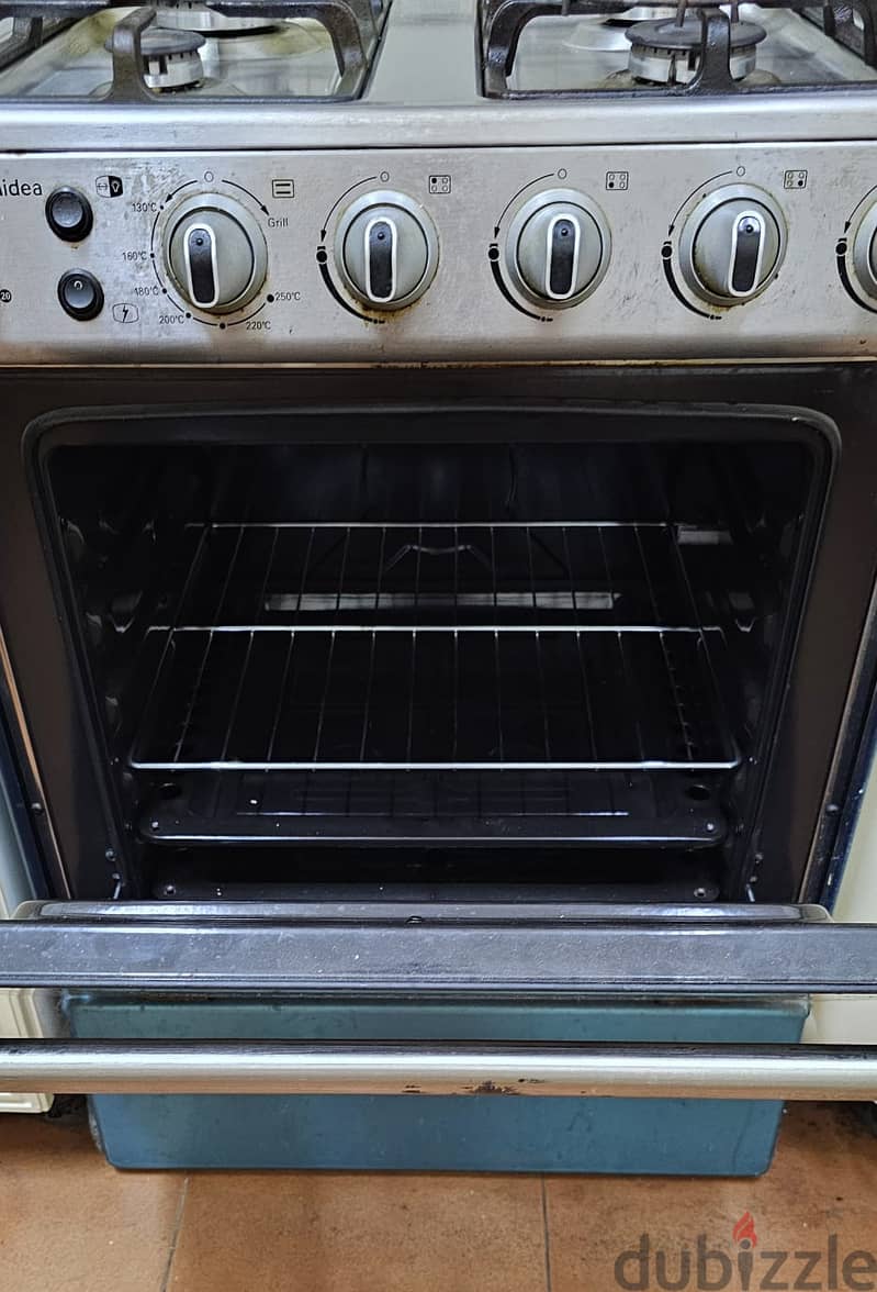 Cooking Range with 4 Gas Burner 1