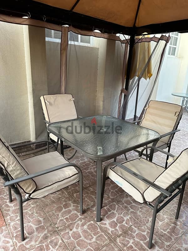 table with 4 chairs 5