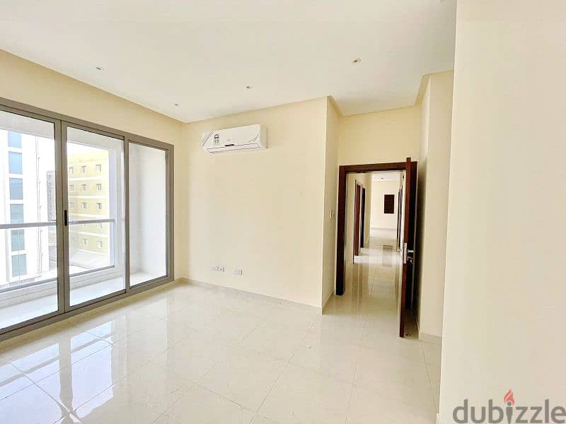 Hidd ,  3 bhk /  3 Bathrooms/2 Balconies 4