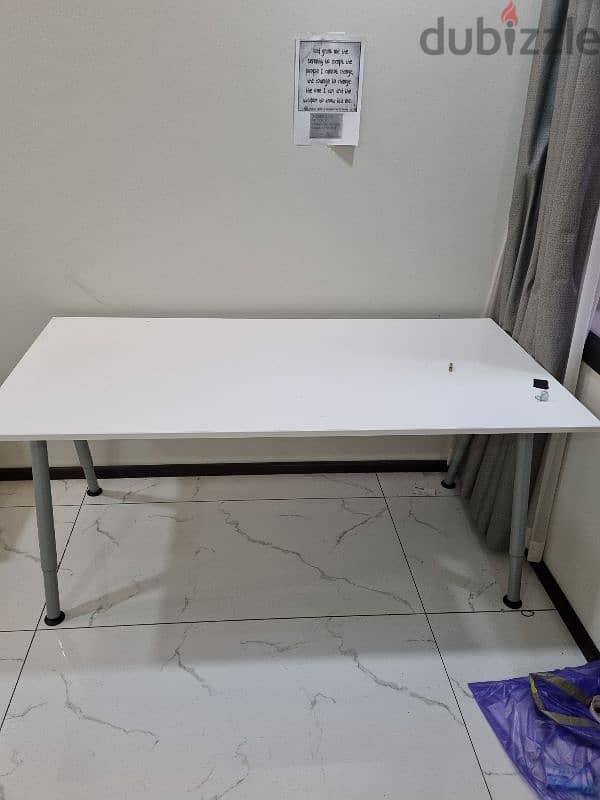 ikea desk 0