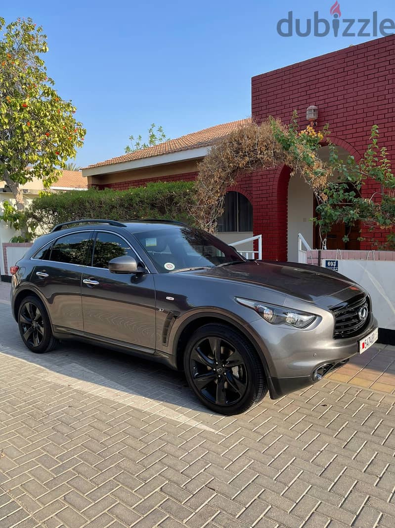 Infiniti QX70 2016 Sports Model 8