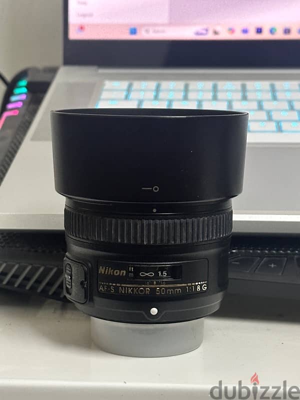 Nikon 50mm 1.8G Lens with Hood 0