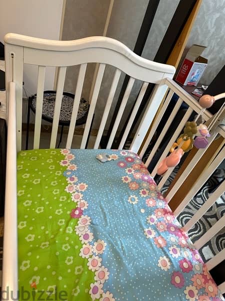 excellent quality of crib for sale from Giggles with mattress 1