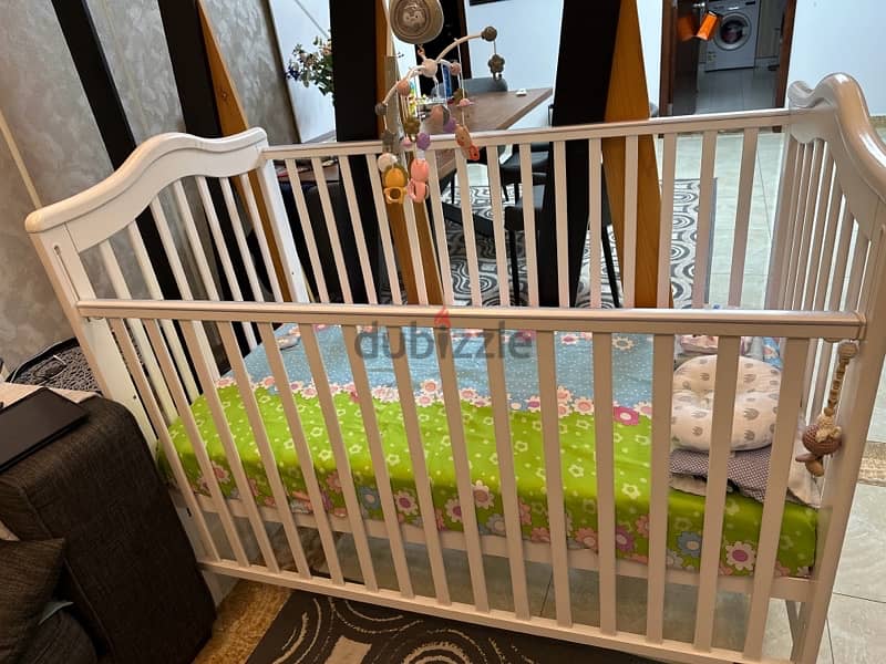 excellent quality of crib for sale from Giggles with mattress 2