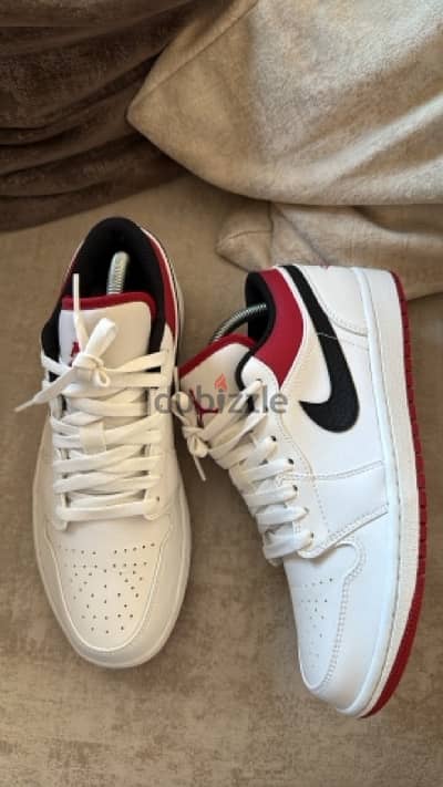 jordan 1 low & dunk size 41 each 40bd