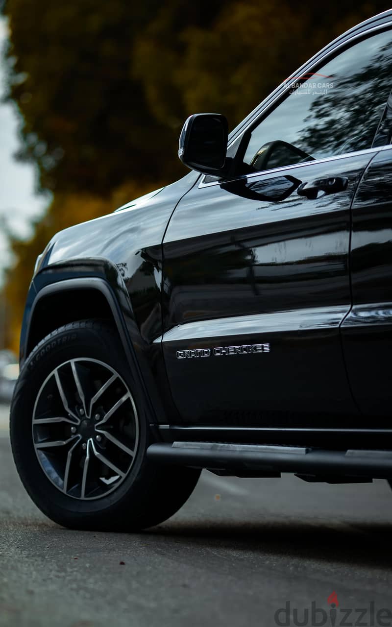 Jeep Grand Cherokee 2019 | EXCELLENT CONDITION | BLACK 9