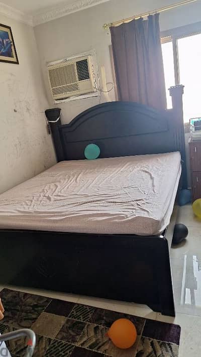 King size bed,6 door cupboard,side table