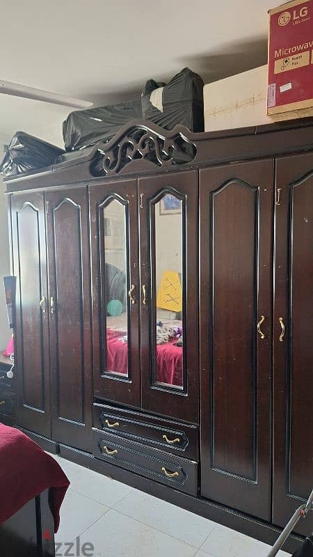 King size bed,6 door cupboard,side table 1