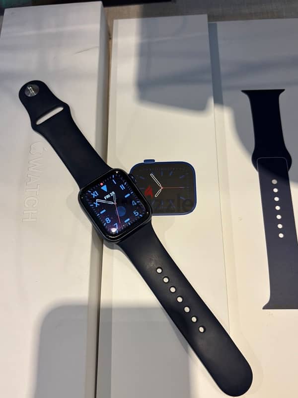 APPLE WATCH SERIES 6 like new 0