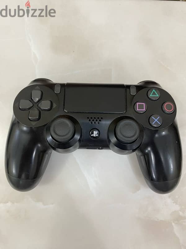 For sale ps4 console almost new.  للبيع قير بلستيشن 4 اصلي شبه جديد 0