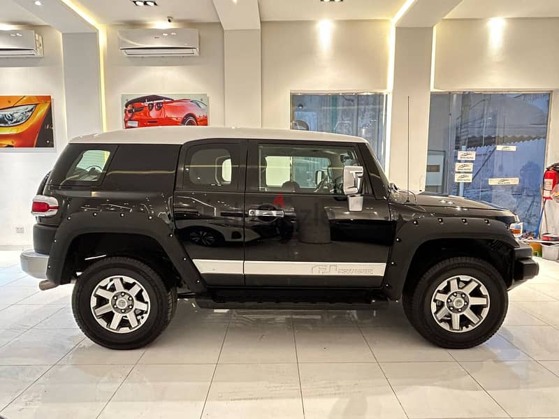 Toyota FJ Cruiser 2010 model FOR SALE 2