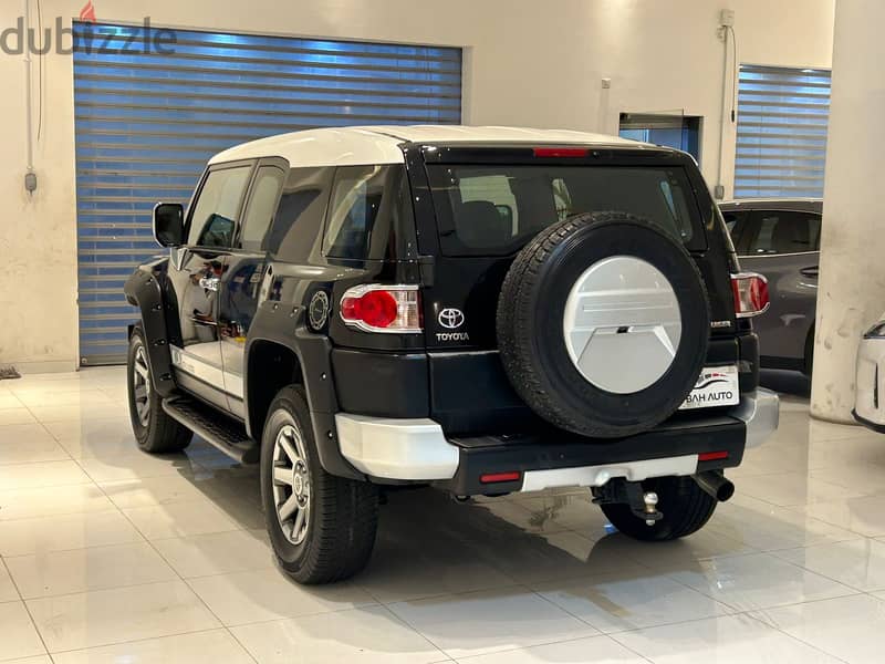 Toyota FJ Cruiser 2010 model FOR SALE 5