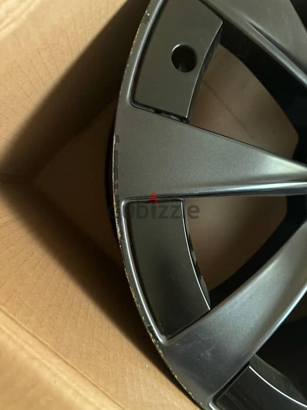 Tesla Model x stock rims with aero caps for sale / 4 rims 22 inch 3