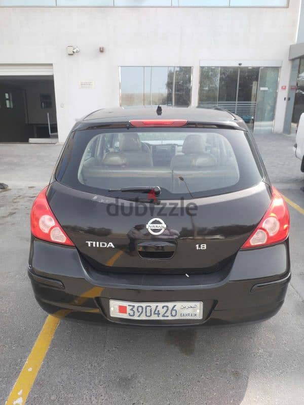 Nissan Tiida 2011 3