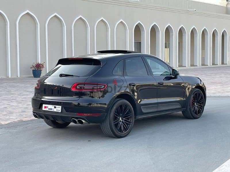 2017 model Porsche Macan S 4