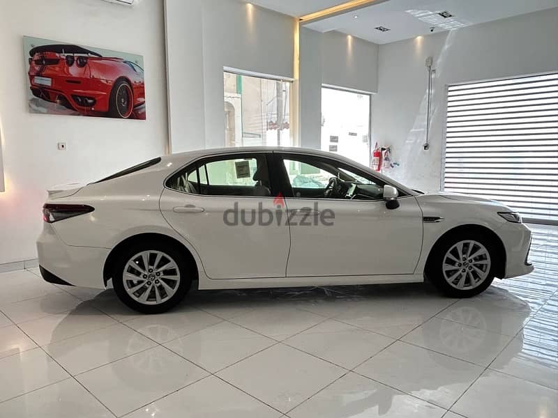 Toyota Camry LE 2024 model low km running CAR FOR SALE 7