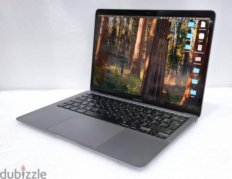 MACBOOK AIR M1 Like New Metallic Gray 13.3" QHD Display 8GB RAM 256GB 2