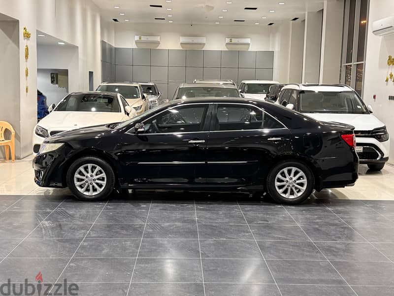 Toyota Camry GLX 2012 Black 2