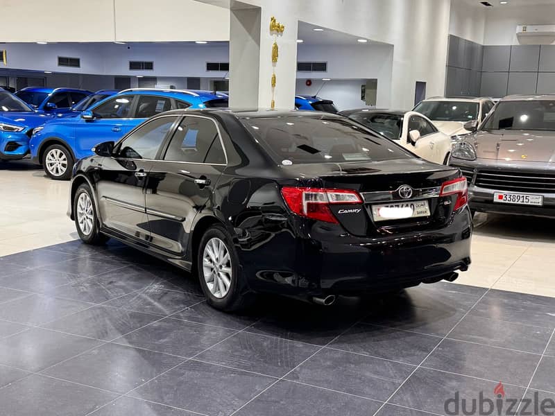 Toyota Camry GLX 2012 Black 6