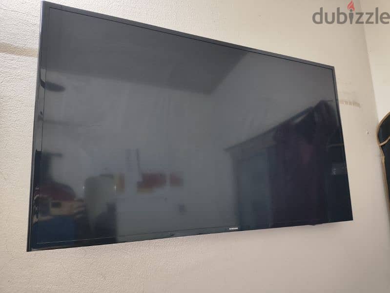 SAMSUNG SMART 48 INCH TV FOR SALE 1