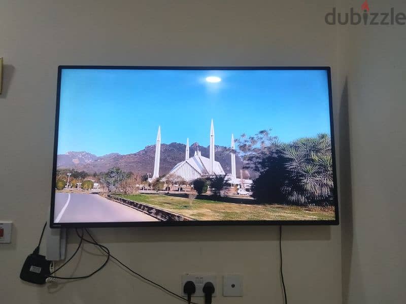 TOSHIBA NON SMART UHD  SLIM LED TV 50 INCH 0