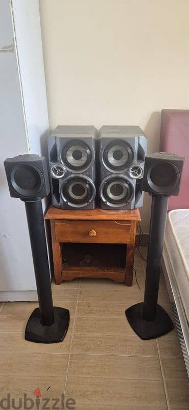 sony and warfadele surround speakers