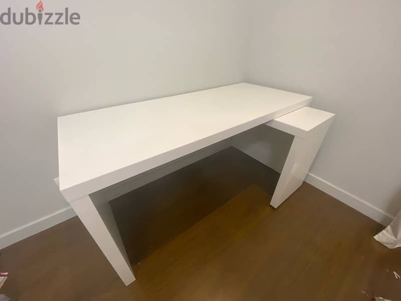 MALM IKEA Desk 1