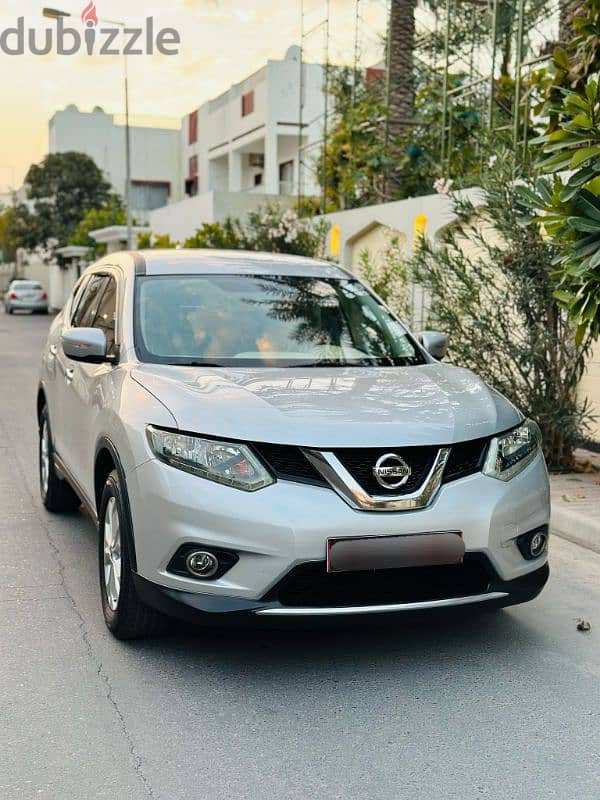 Nissan X-Trail 2016 model. Excellent condition car in very well mainta 4