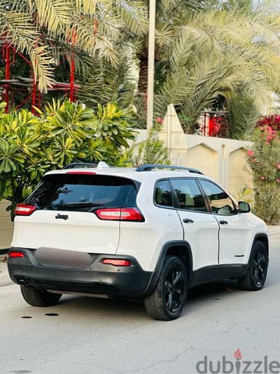 Jeep Cherokee 2017. Single owner used car in Excellent condition