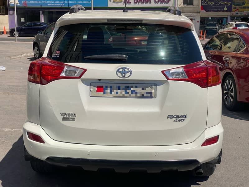 Toyota Rav 4 FULL OPTION 2015  Clean SUV for URGENT SALE 5