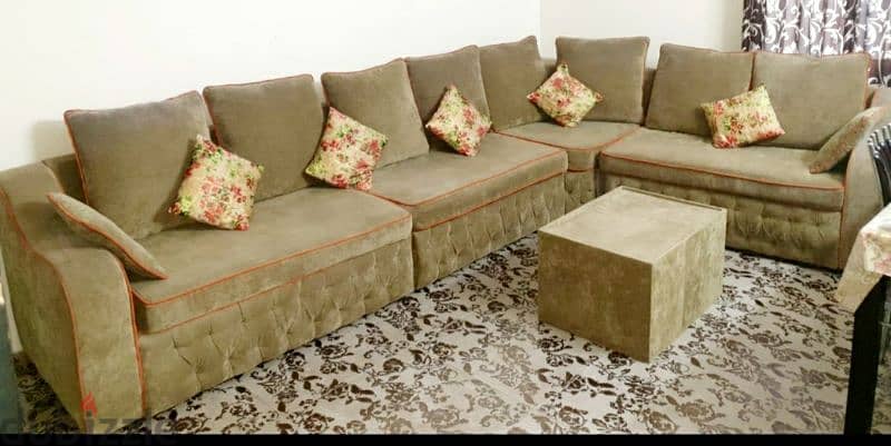 Sofa for sale 7 seater In Hoora 0