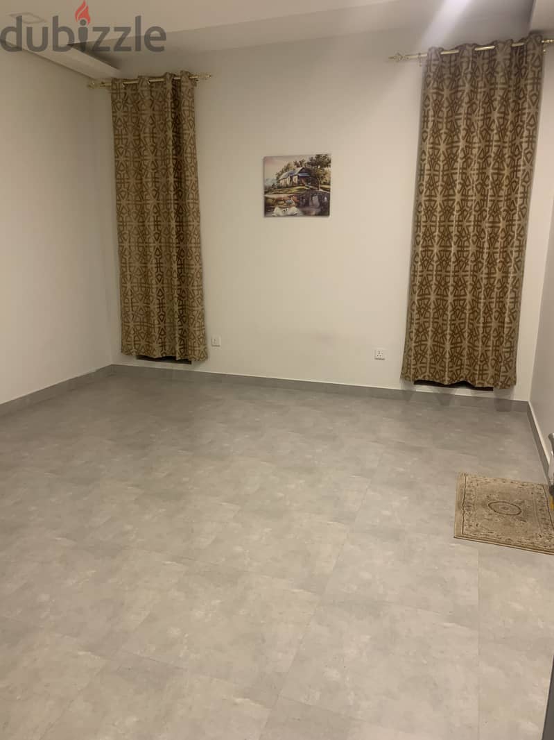 New room for rent for executive bachelor or couple 0