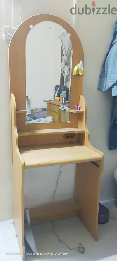 Dressing table