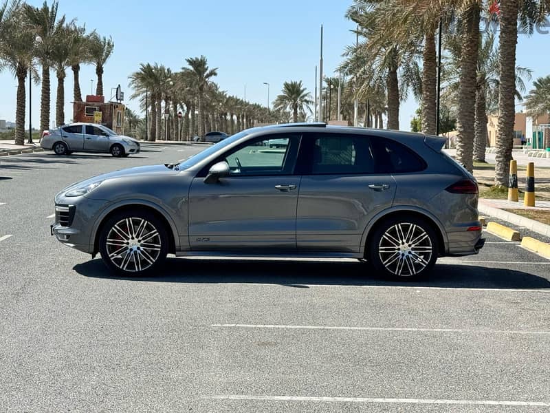 Porsche Cayenne GTS 2016 grey 3