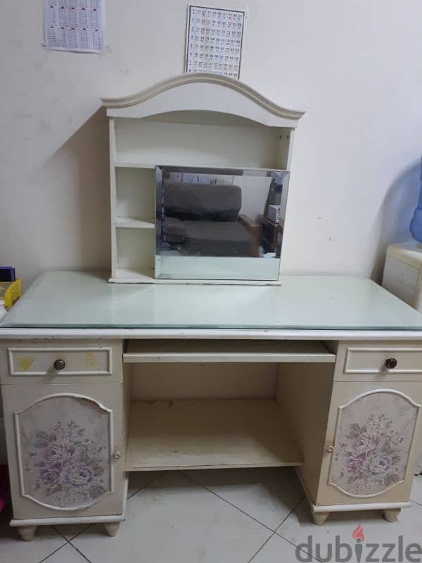 table urgent for sale 6