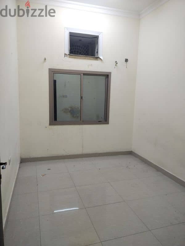 Room available for rent in east Riffa 0