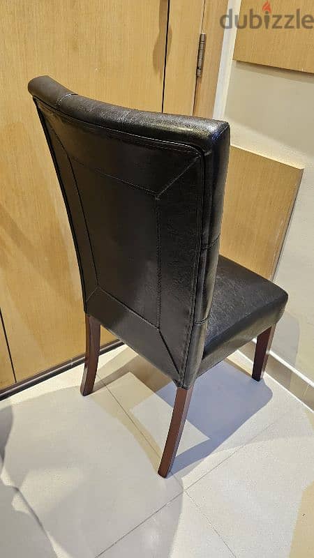 Black leather luxury chair like new Juffair 1