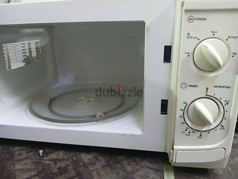 NIKAI 23LITRE MICROWAVE 1