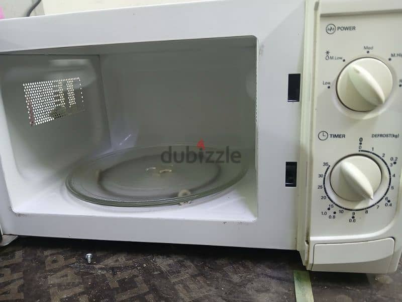 NIKAI 23LITRE MICROWAVE 2