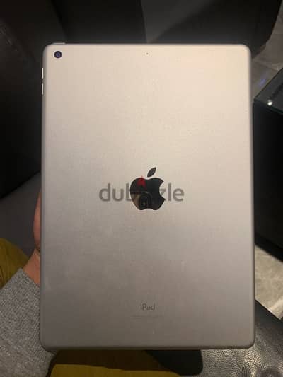 ipad 8gen neat and clean condition