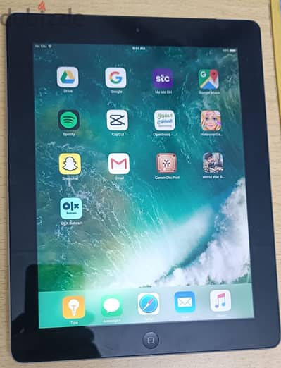 Like New ipad 2- WiFi-Cellular-Display 9.7-25 Apps-Made in America